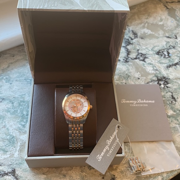 Like New Tommy Bahama Rose Gold & Silver Tropical Ladies Watch - Picture 4 of 11